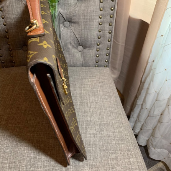 Authentic Louis Vuitton Porte Documents Bandouliere - Picture 15 of 15